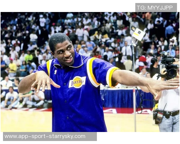 老詹高龄如巅峰魔术师模仿追梦湖人展现强大实力