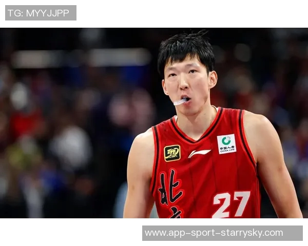 周琦表现平平提前退赛仅得5分9板第三节提前返回更衣室引发关注